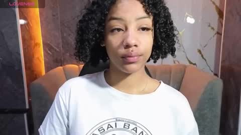 violeth_b online show from October 21, 12:53 pm