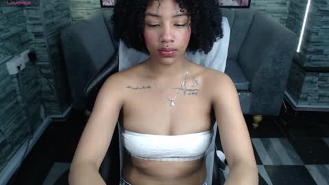 violeth_b online show from September 11, 2:06 pm