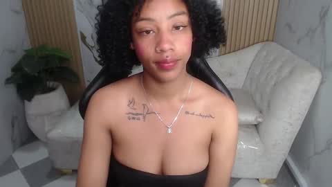 violeth_b online show from October 16, 2:41 pm