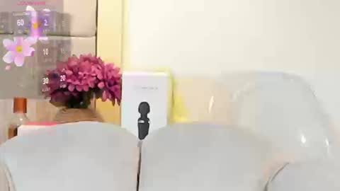Snapshot of violethilton chatting on September 12, 8:16 pm violeth online show from September 12, 8:16 pm