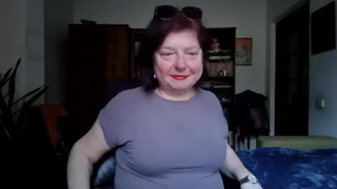 violetpulse online show from April 25, 1:41 pm