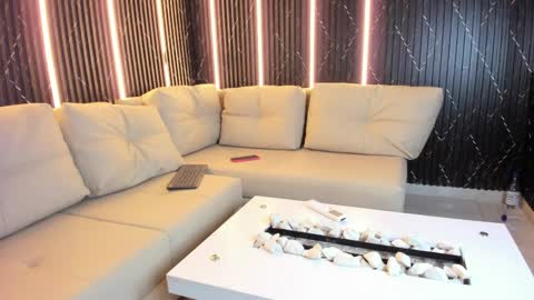 Violet Rose online show from March 23, 3:01 am