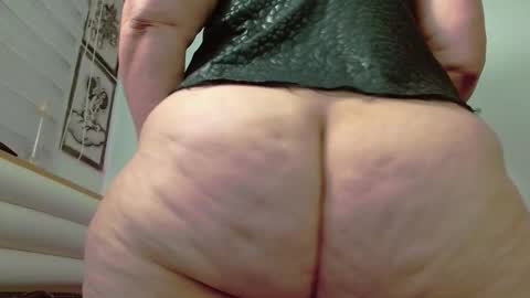 violett_scarlett25 online show from November 27, 8:17 am