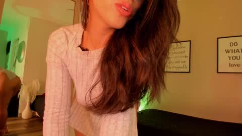 Snapshot of violetta_bold chatting on September 25, 12:04 pm violetta_bold online show from September 25, 12:04 pm