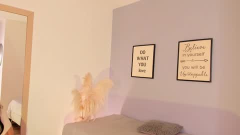 Snapshot of violetta_bold chatting on March 6, 11:36 am violetta_bold online show from March 6, 11:36 am