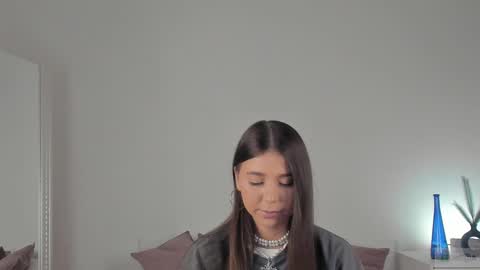 Snapshot of violetta_finch chatting on February 10, 10:20 am violetta_finch online show from February 10, 10:20 am