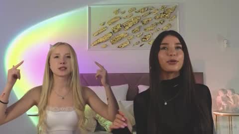 Snapshot of violetta_finch chatting on September 28, 12:43 pm violetta_finch online show from September 28, 12:43 pm