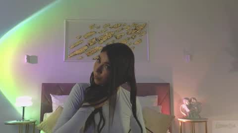 Snapshot of violetta_finch chatting on October 15, 10:40 am violetta_finch online show from October 15, 10:40 am