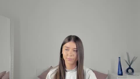 Snapshot of violetta_finch chatting on February 14, 10:17 am violetta_finch online show from February 14, 10:17 am