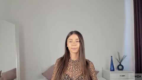 Snapshot of violetta_finch chatting on February 20, 10:16 am violetta_finch online show from February 20, 10:16 am