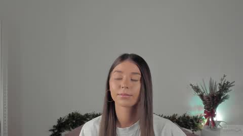 Snapshot of violetta_finch chatting on January 30, 8:22 am violetta_finch online show from January 30, 8:22 am