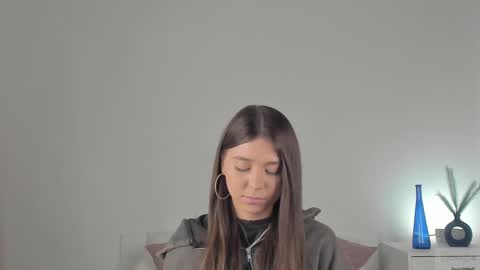 Snapshot of violetta_finch chatting on March 1, 10:55 am violetta_finch online show from March 1, 10:55 am