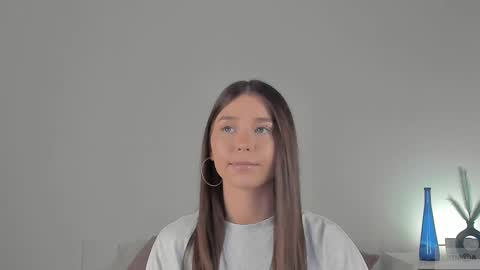 Snapshot of violetta_finch chatting on February 28, 9:25 am violetta_finch online show from February 28, 9:25 am