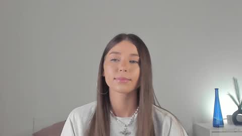 Snapshot of violetta_finch chatting on February 22, 10:18 am violetta_finch online show from February 22, 10:18 am