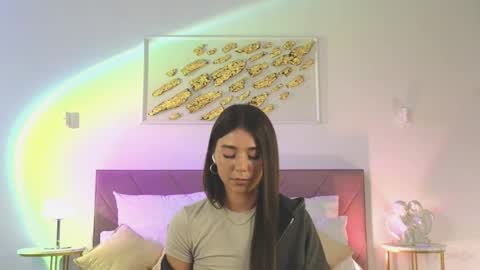 Snapshot of violetta_finch chatting on October 18, 10:29 am violetta_finch online show from October 18, 10:29 am