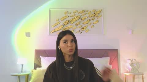 Snapshot of violetta_finch chatting on October 12, 10:50 am violetta_finch online show from October 12, 10:50 am