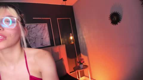 Violetta nur online show from March 5, 5:07 am