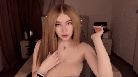 ViolettaOtis online show from January 18, 11:32 am