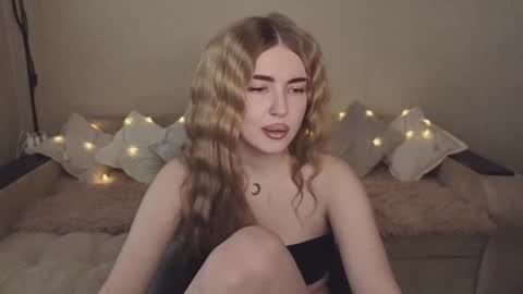 ViolettaOtis online show from September 30, 1:50 pm