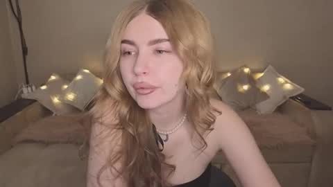 ViolettaOtis online show from October 9, 1:59 pm