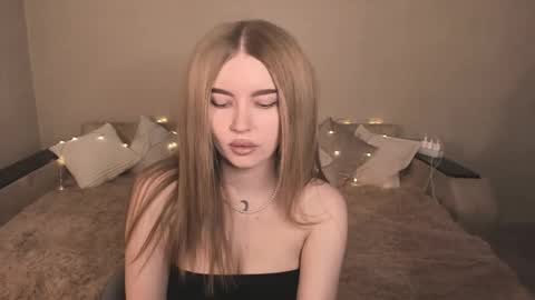 ViolettaOtis online show from February 2, 11:30 am