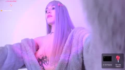 Violett online show from December 21, 4:09 am