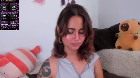 Snapshot of violetteramirez01 chatting on September 13, 6:05 pm Violette online show from September 13, 6:05 pm