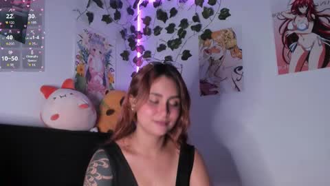 Snapshot of violetteramirez01 chatting on December 5, 10:34 pm Violette online show from December 5, 10:34 pm