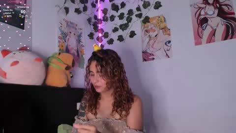 Snapshot of violetteramirez01 chatting on December 18, 8:03 pm Violette online show from December 18, 8:03 pm