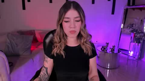 Snapshot of violetthansson chatting on September 10, 7:03 pm Violett online show from September 10, 7:03 pm