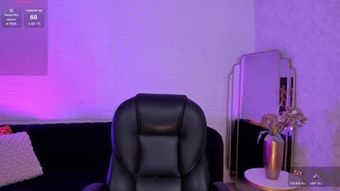 Snapshot of violetthansson chatting on October 10, 8:03 pm Violett online show from October 10, 8:03 pm
