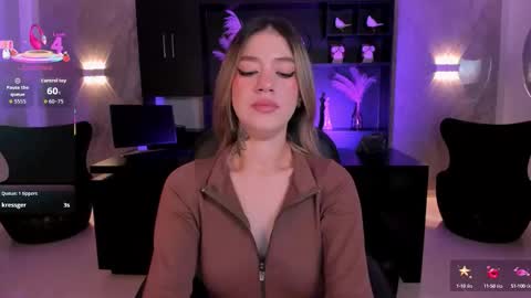Snapshot of violetthansson chatting on October 3, 6:57 pm Violett online show from October 3, 6:57 pm