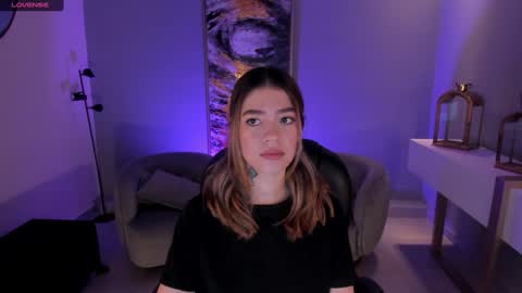 Snapshot of violetthansson chatting on January 5, 5:09 pm Violett online show from January 5, 5:09 pm