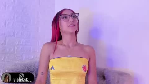 violetwinters_ online show from June 18, 4:03 am