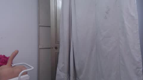 violetxia_ online show from March 15, 4:47 am