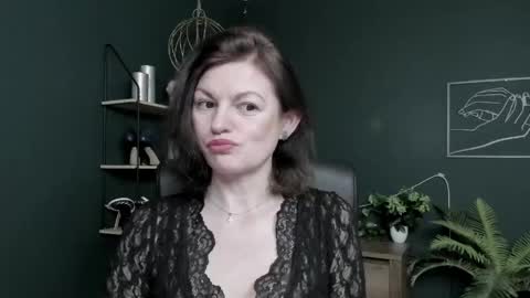 Vivian online show from April 27, 6:32 am