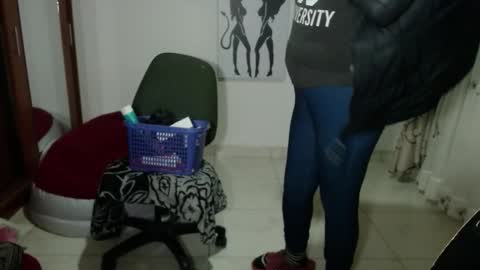 vivian_milf_paint online show from February 20, 6:26 am