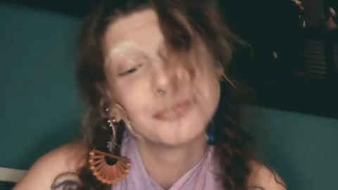 viviendarkbloom online show from June 15, 6:52 pm