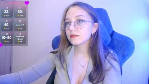 vivivivikkie online show from December 3, 8:55 pm