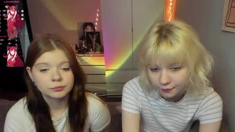 chatur babes Goldie and Scarlett online show from May 15, 10:45 pm