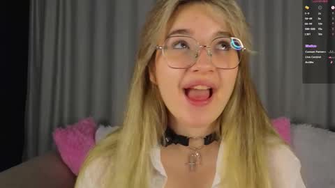 vivyboo111 online show from November 14, 8:42 pm