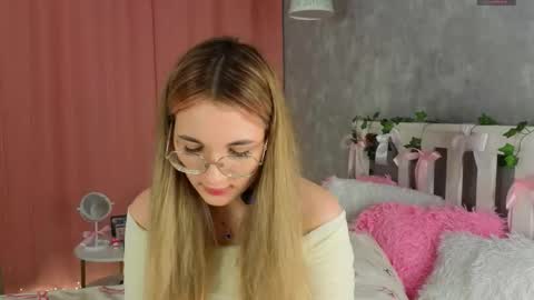 vivyboo111 online show from February 15, 7:46 pm