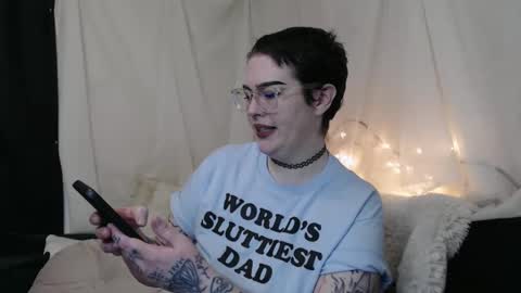 Snapshot of vixinvvitch chatting on February 22, 5:31 pm VIXIN online show from February 22, 5:31 pm