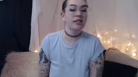 Snapshot of vixinvvitch chatting on December 11, 4:31 pm VIXIN online show from December 11, 4:31 pm