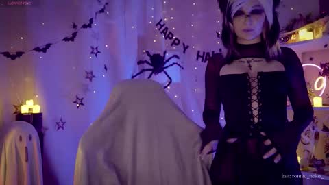 vronnier online show from October 31, 6:56 pm