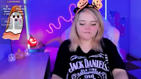   online show from October 19, 4:25 am