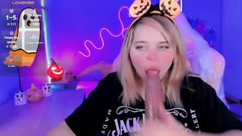   online show from October 9, 3:54 am