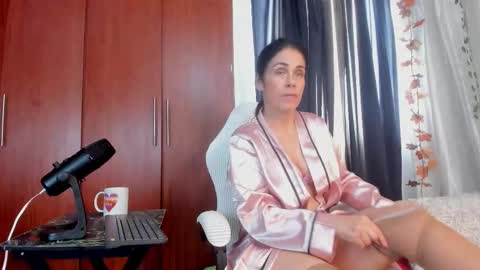 Wanda online show from October 18, 1:03 pm