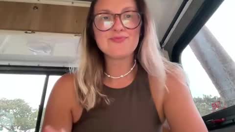 Snapshot of wanderlustjade chatting on February 21, 6:04 pm Jade online show from February 21, 6:04 pm