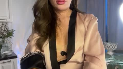 Nikki GMT2 3-10 am online show from December 2, 5:53 am